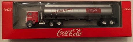10214-1 € 12,50 coca cola vrachtwagen grijs rood ca 20 cm.jpeg